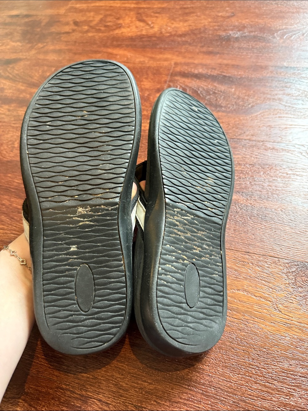 Vionic Flip Flops - Picture 3 of 3